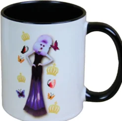 Casa Padrino Luxus Tasse Hund mit violettem Abendkleid von Harald Glööckler - 9,5 cm x 8,5 cm