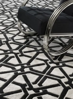 Casa Padrino Luxus Teppich Schwarz / Weiß - Verschiedene Größen - Samtweicher handgetufteter Wohnzimmer Teppich aus 100% Neuseeland Wolle - Hochwertige Luxus Qualität