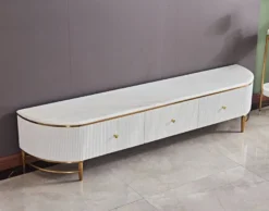 Casa Padrino Luxus TV Schrank Weiß / Messingfarben / Gold 200 x 40 x H. 42 cm - Modernes Wohnzimmer Sideboard mit 3 Schubladen - Moderne Wohnzimmer TV Möbel