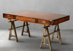 Casa Padrino Luxus Vintage Industrie Stil Schreibtisch Braun / Messing 149 x 85 x H. 77,5 cm - Bürotisch mit 3 Schubaden - Luxus Vintage Industrie Stil Büro Möbel