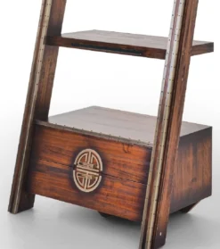 Casa Padrino Luxus Vintage Stil Regalschrank Dunkelbraun / Messing 94 x 60 x H. 240 cm - Massivholz Bücherschrank - Wohnzimmer Schrank - Büro Schrank - Büro Möbel - Luxus Vintage Stil Möbel