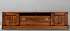 Casa Padrino Luxus Vintage Stil TV Schrank Braun / Messing 204 x 52 x H. 54,5 cm - Vintage Stil Sideboard mit 2 Türen und 2 Schubladen - Vintage Stil Wohnzimmer Möbel - Luxus Wohnzimmer Möbel