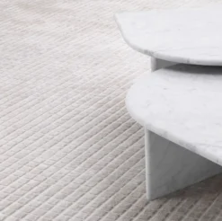 Casa Padrino Luxus Viskose Teppich Silber-Sandfarben 300 x 400 cm - Handgewebter Wohnzimmer & Hotel Teppich - Wohnzimmer Deko Accessoires - Luxus Qualität