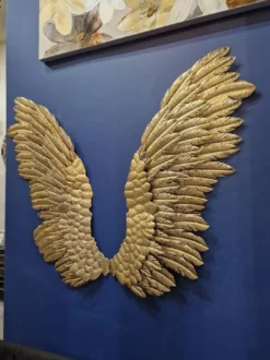 Casa Padrino Luxus Wanddeko Engelsflügel Gold 44,5 x 4,4 x H. 115,6 cm - Dekorative Metall Flügel - Deko Accessoires