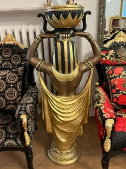 Casa Padrino Luxus XXL Deko Skulptur Ägypter mit Blumentopf Bronze / Gold / Schwarz H. 130 cm - Wetterbeständige XXL Deko Figur mit Blumentopf - Wohnzimmer Deko - Garten Deko