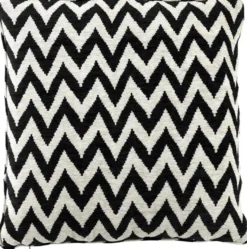 Casa Padrino Luxus Zierkissen Schwarz / Beige 75 x H. 75 cm - Designer Kollektion