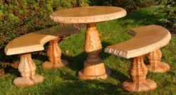 Casa Padrino Stein Gartenmöbel Set Beige - 1 Runder Gartentisch & 2 Gebogene Gartenbänke - Orientalische Garten & Terrassen Möbel