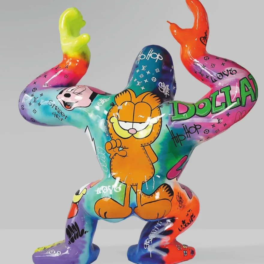 Casa Padrino XXL Deko Skulptur Gorilla mit Fass Bunt / Schwarz H. 250 cm - Riesige Garten Figur