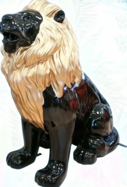 Casa Padrino XXL Deko Skulptur Löwe Schwarz / Gold H. 143 cm