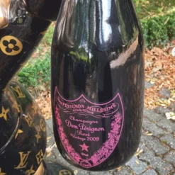 Casa Padrino XXL Deko Skulptur Ente Schwarz / Gold H. 170 cm - XXL Deko Figur - Garten Skulptur - Garten Figur