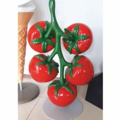 Casa Padrino XXL Deko Tomaten am Stengel mit Ständer Rot / Grün / Grau H. 100 cm