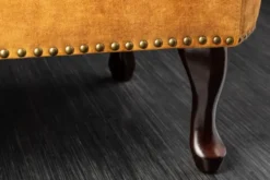 Chesterfield Chaiselongue Samt senfgelb / Dunkelbraun aus dem Hause Casa Padrino