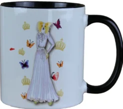Harald Glööckler Pompöös Tasse Hund mit weissfarbenem Abendkleid - designed by Harald Glööckler