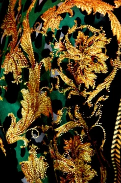 Luxus Wohndecke Pompöös by Casa Padrino Barock Grün / Gold / Schwarz von Harald Glööckler mit extrem vielen Glitzersteinen