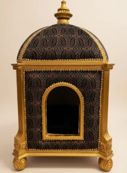 Pompöös by Casa Padrino Barock Katzenhaus Lila / Gold - Pompööser Katzen Tempel designed by Harald Glööckler - Pompööse Tiermöbel im Barockstil