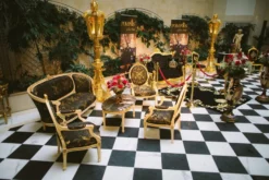 Pompöös by Casa Padrino Barock Wohnzimmer Set Creme / Oliv mit goldenem Muster - Pompööse Barock Wohnzimmermöbel designed by Harald Glööckler