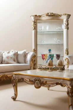 Pompöös by Casa Padrino Luxus Barock Couchtisch Provence Beige / Weiß / Gold - Pompööser Barockstil Wohnzimmertisch designed by Harald Glööckler
